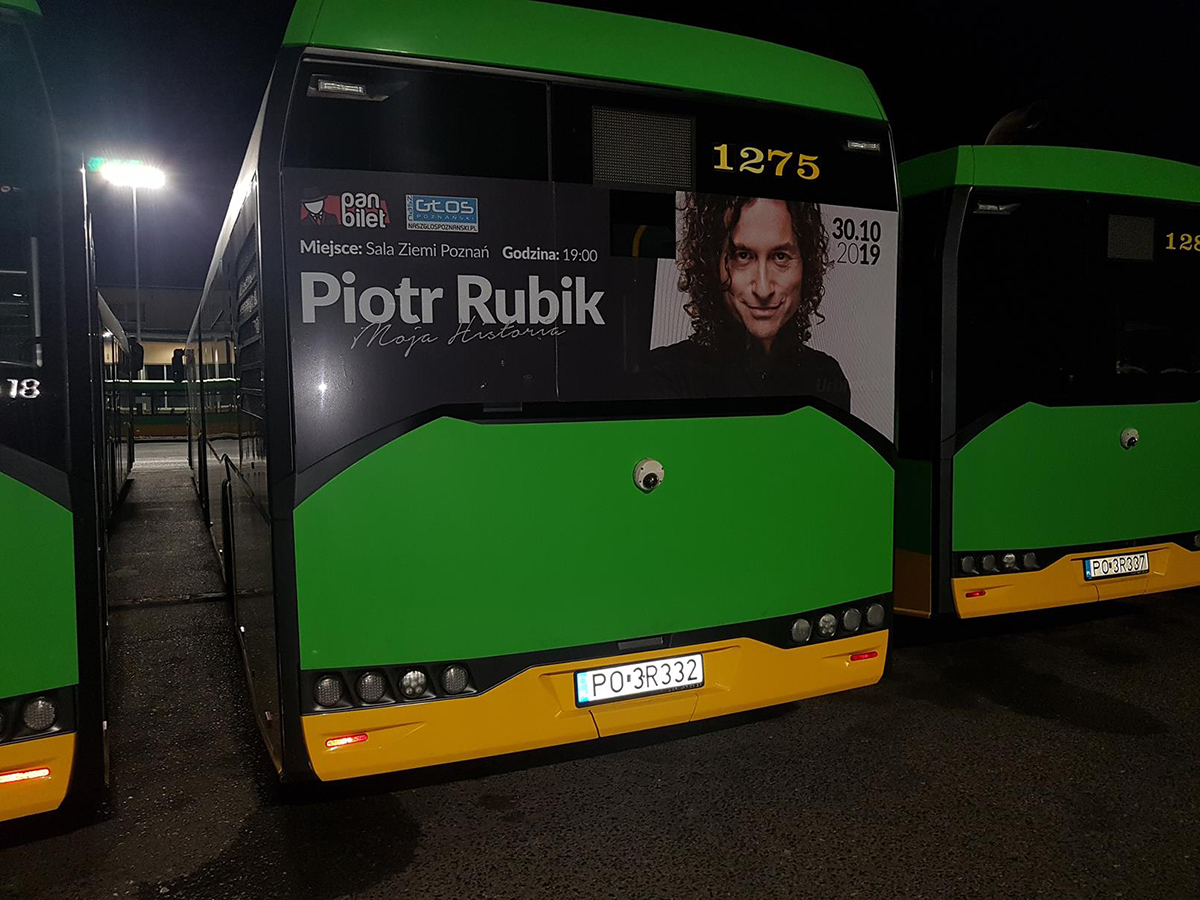 reklama na autobusach autobusie grafika mobilna zewnętrzna Rubik na koncert event studio graficzne dsn Warszawa Lomianki outdoor billboardy projektowanie